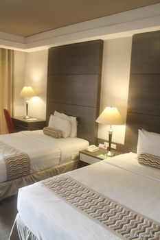 88 Courtyard Hotel Pasay