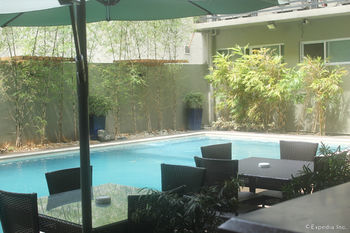 88 Courtyard Hotel 3*