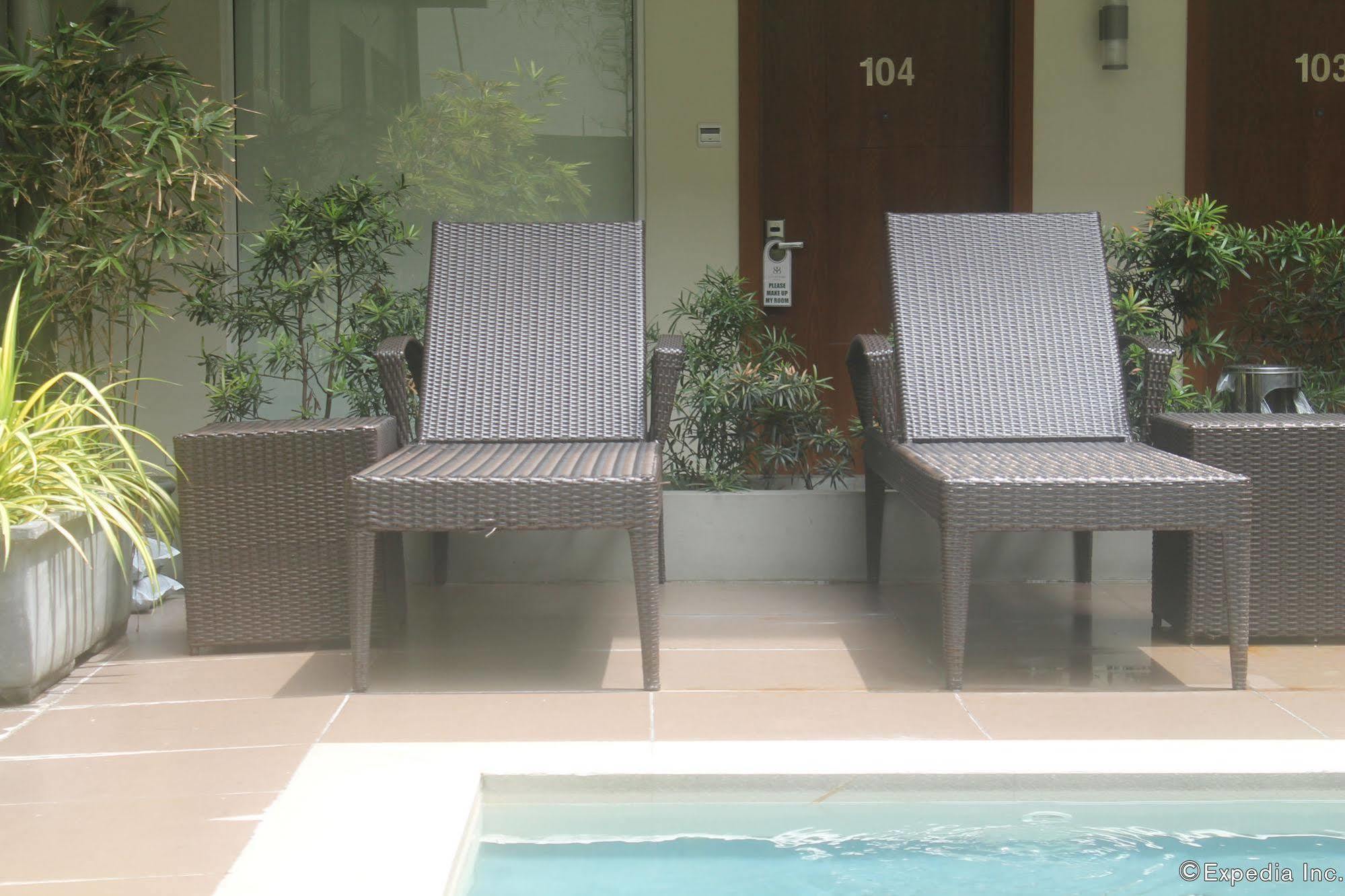 88 Courtyard Hotel