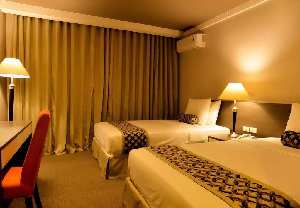 Hotel 88 Courtyard Pasay