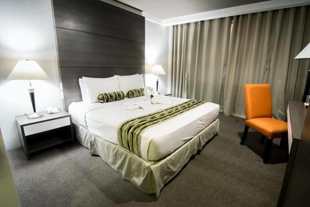 88 Courtyard 3* Pasay